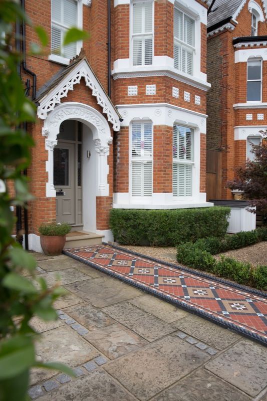 bay sash window London